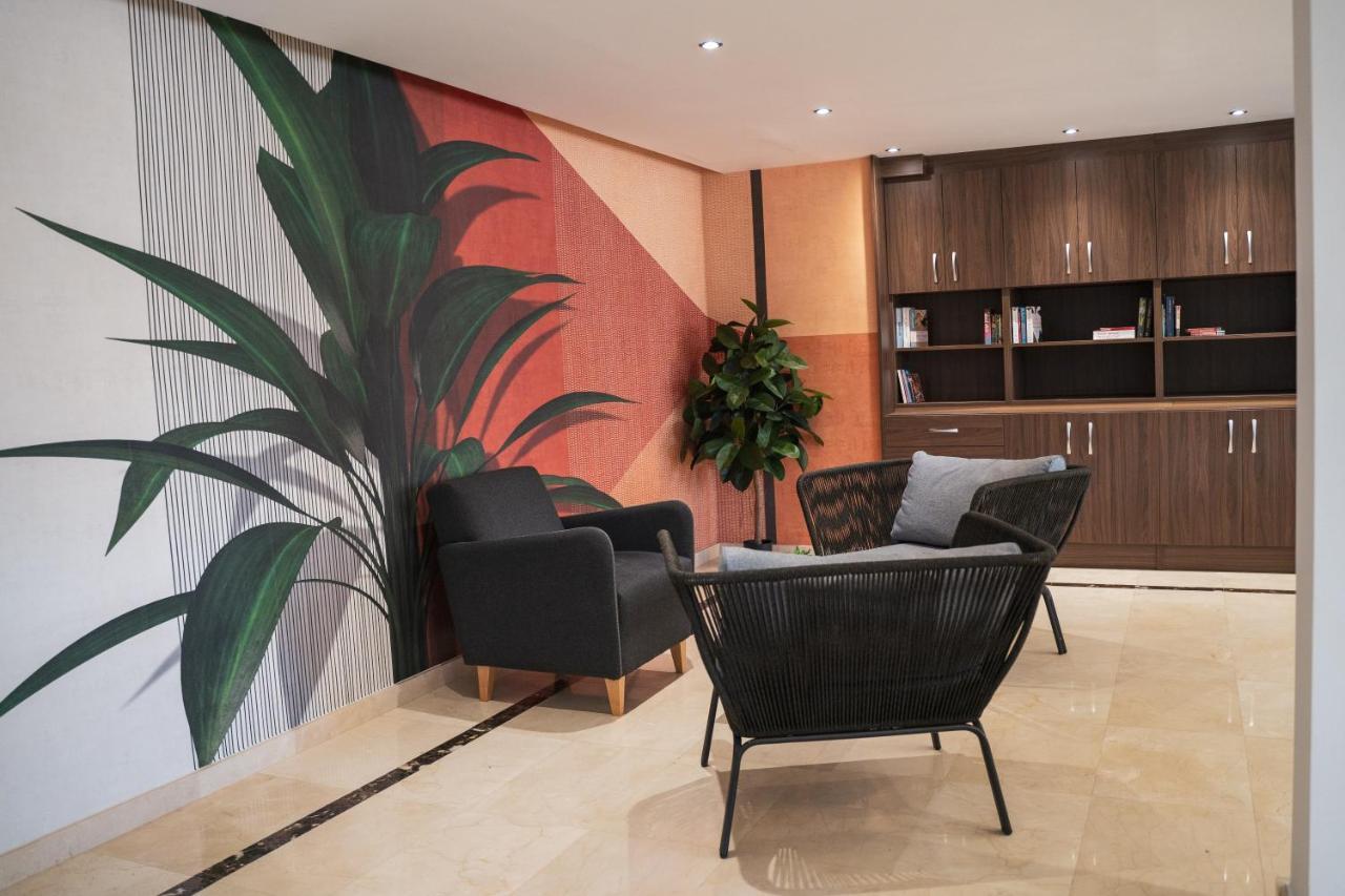 Beatrix 2000 Apartment Pineda de Mar Luaran gambar