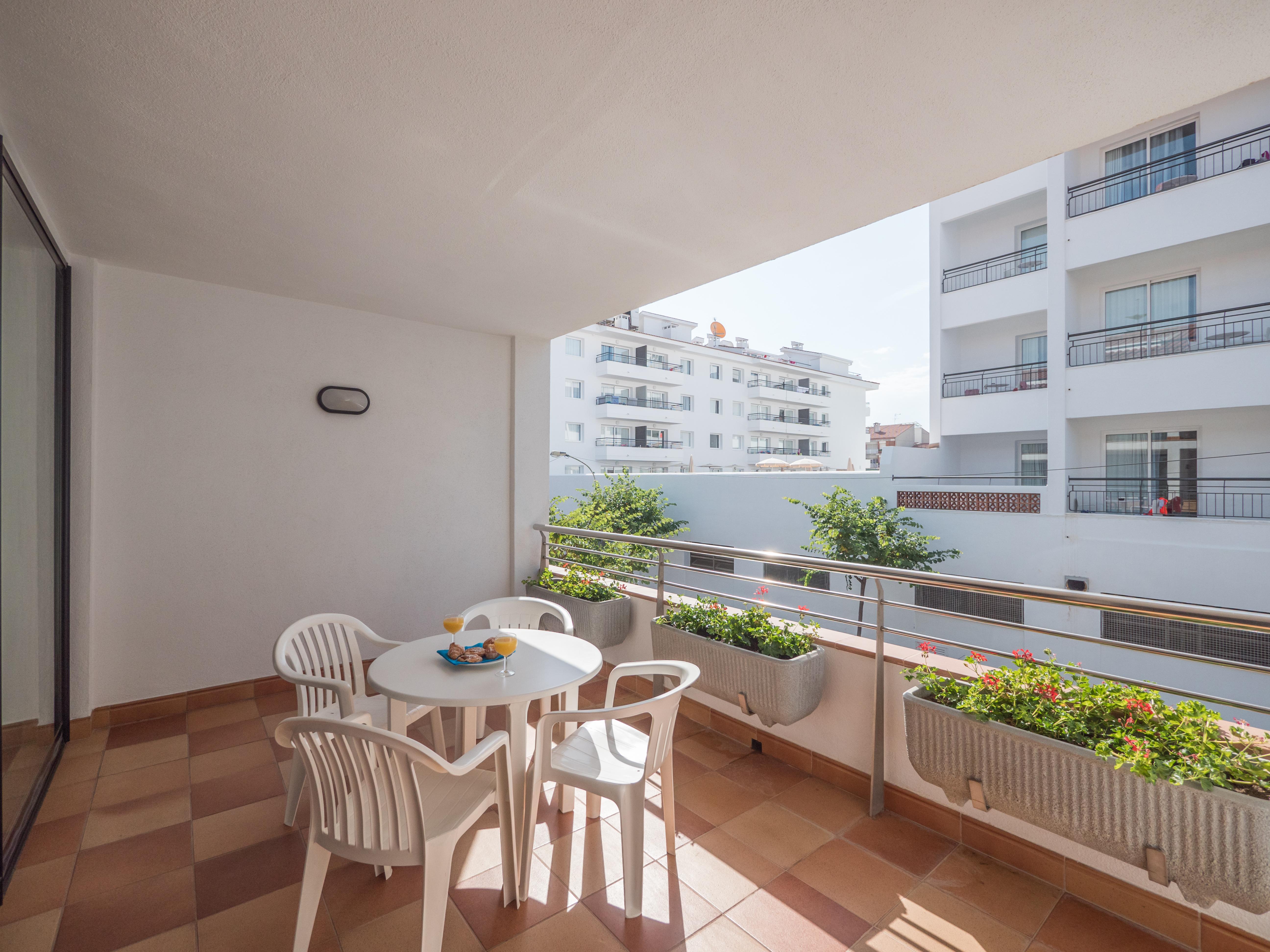 Beatrix 2000 Apartment Pineda de Mar Luaran gambar