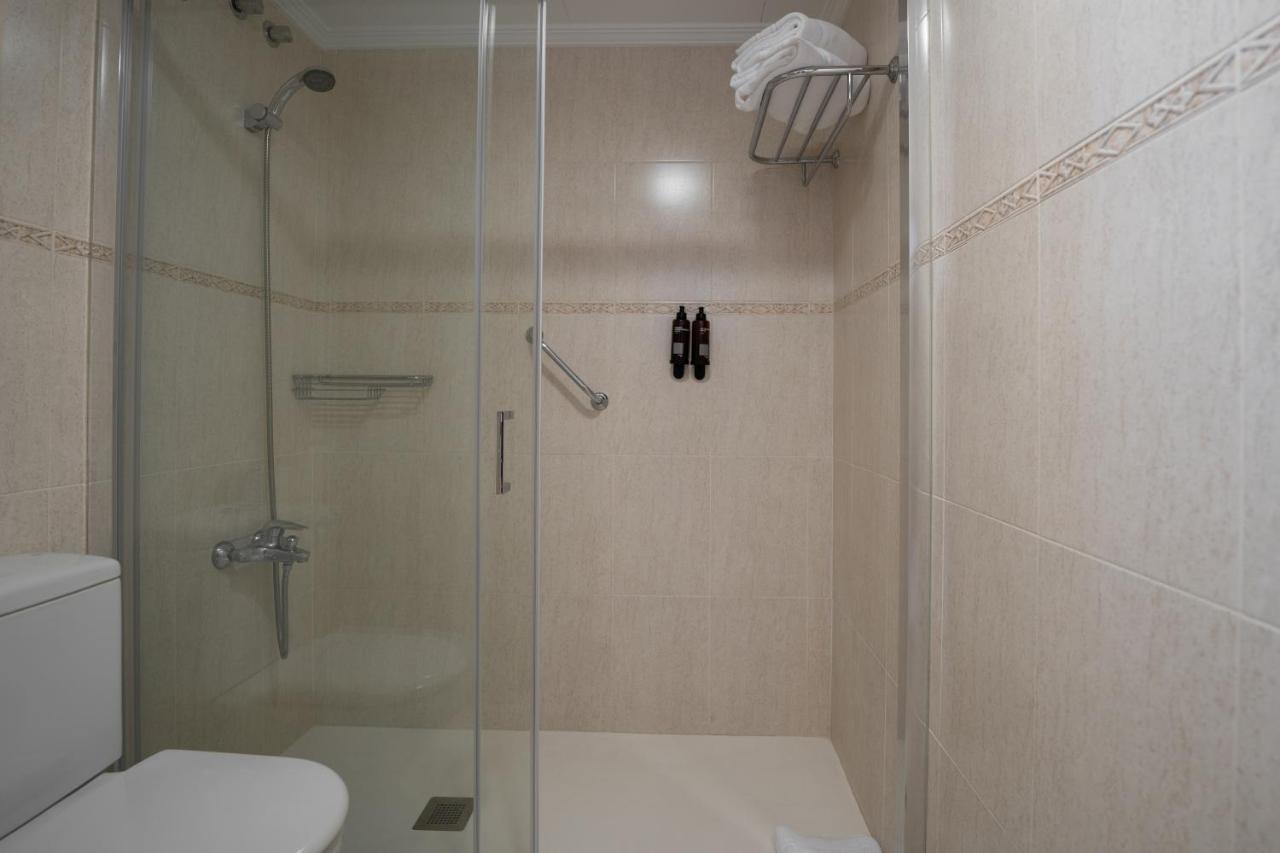 Beatrix 2000 Apartment Pineda de Mar Luaran gambar